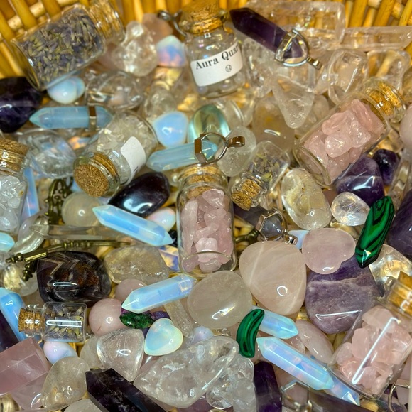 Crystal Confetti 🔮 Mystery Bundle - Picture 4 of 6